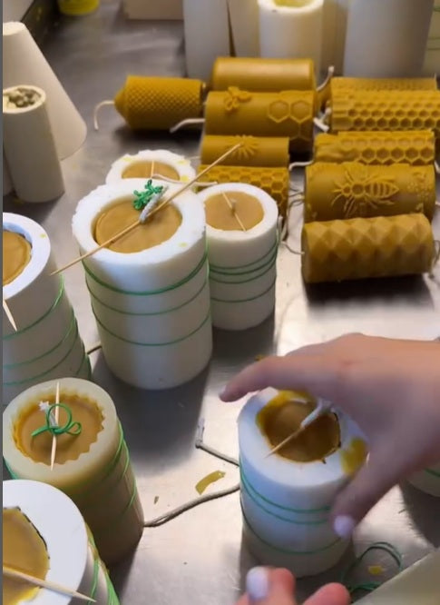 Jak powstają świece z wosku pszczelego? Kulisy produkcji krok po kroku