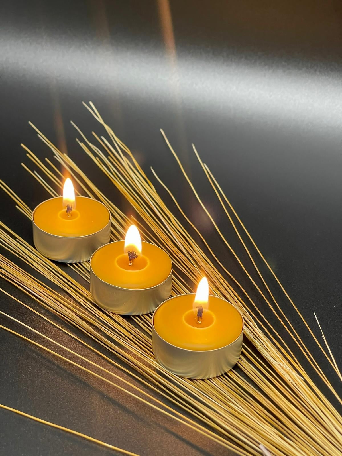 Świeca tealight z wosku pszczelego