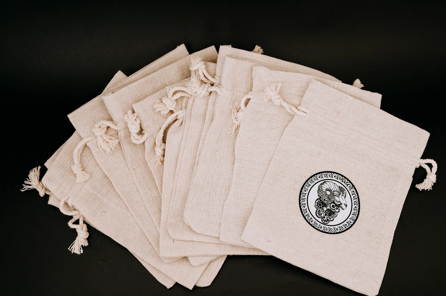 Świeca znak zodiaku z wosku pszczelego w woreczku Apimel