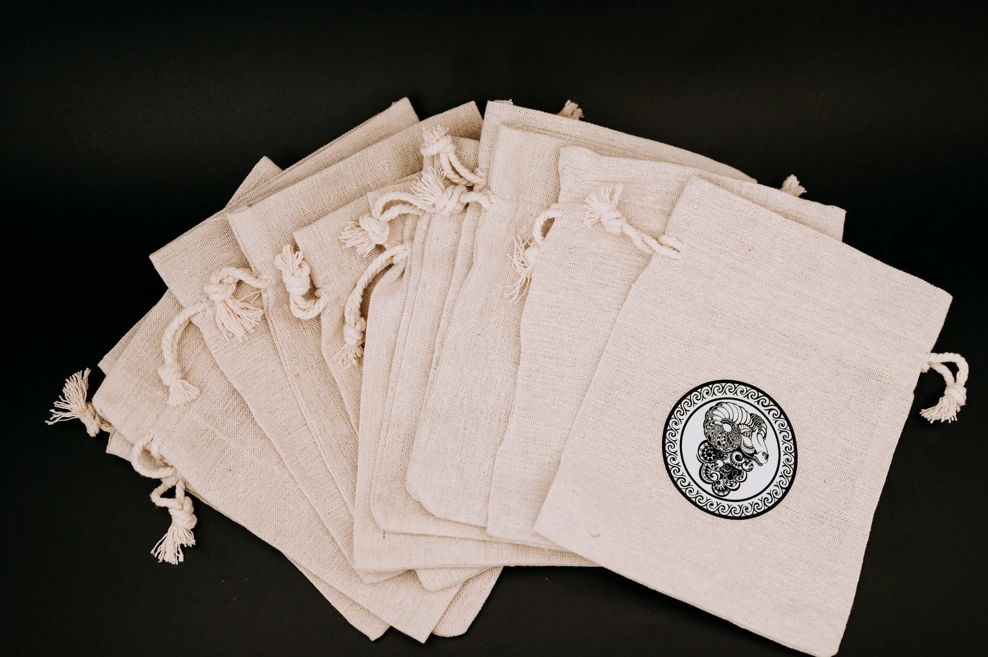 Świeca znak zodiaku z wosku pszczelego w woreczku Apimel