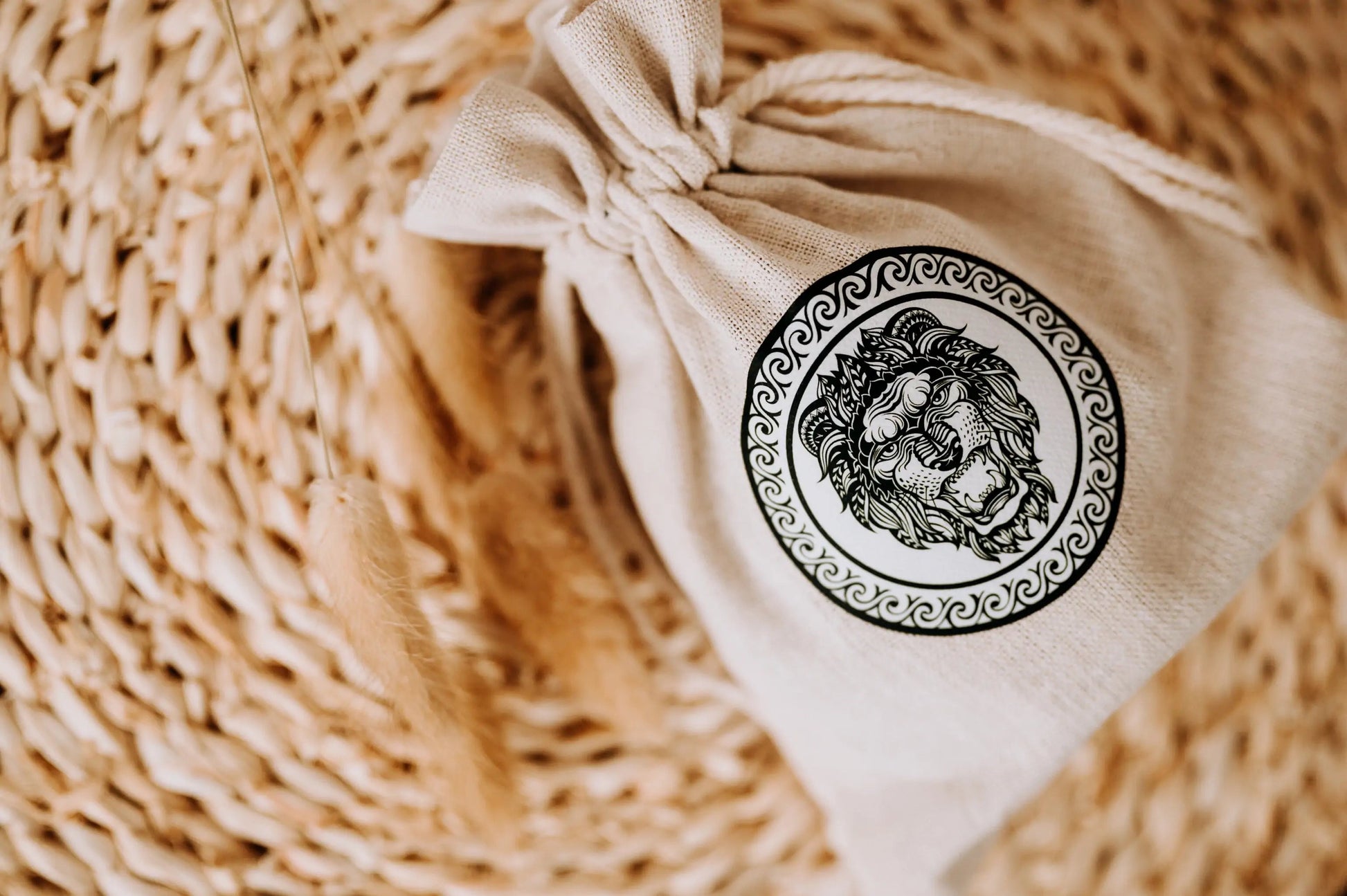 Świeca znak zodiaku z wosku pszczelego w woreczku Apimel