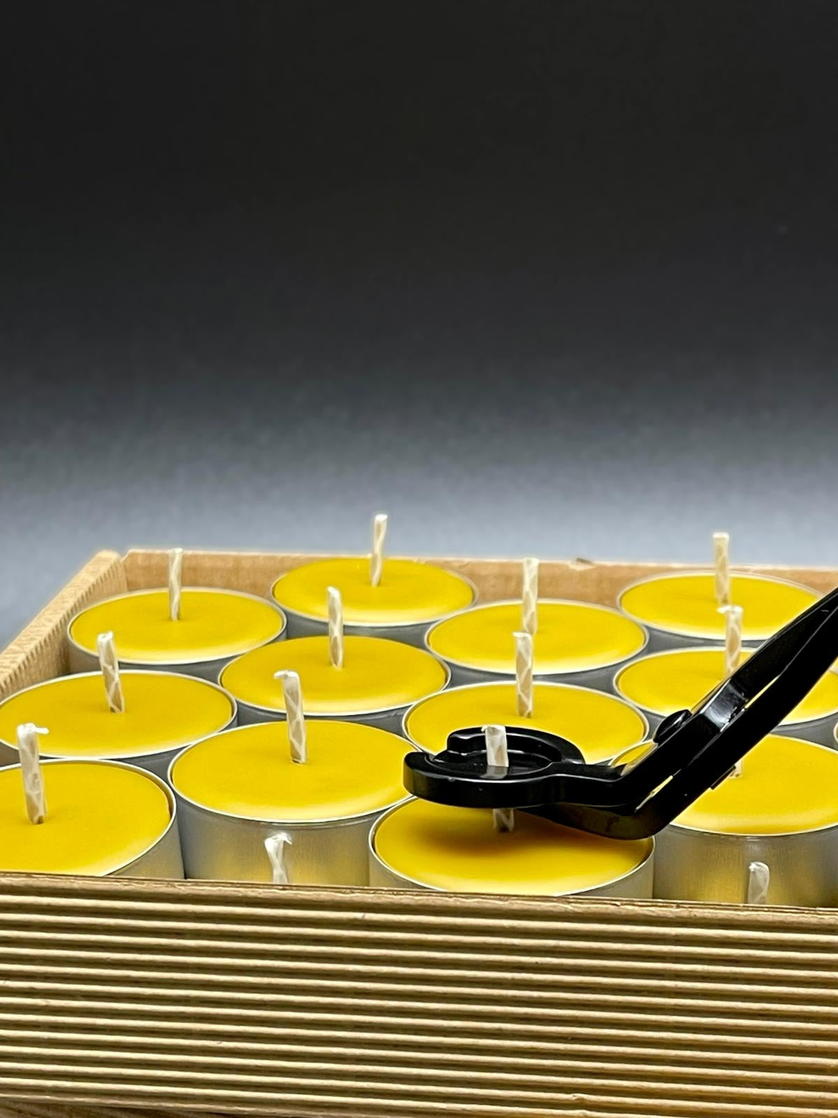 Świeca tealight z wosku pszczelego