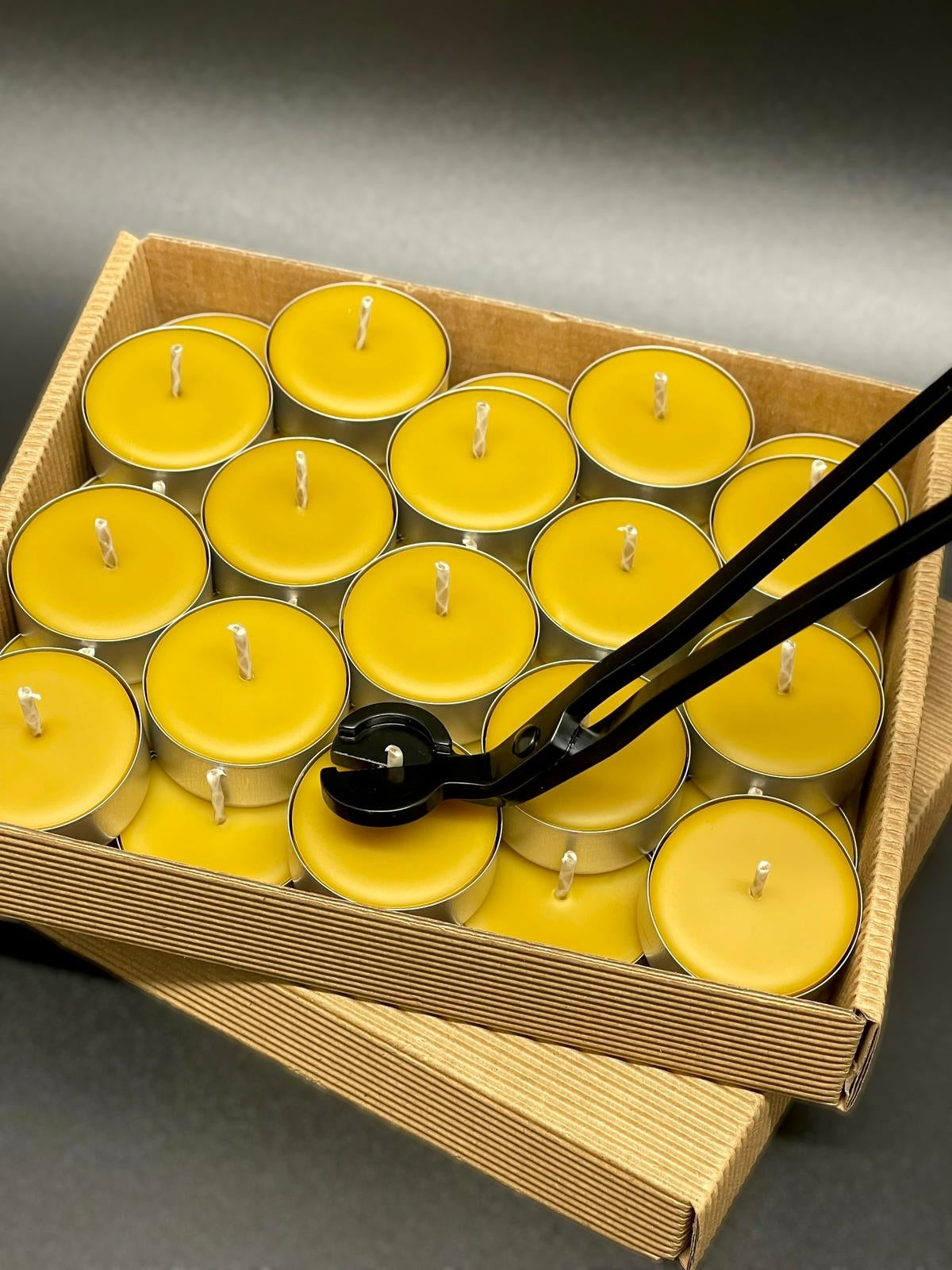 Świeca tealight z wosku pszczelego