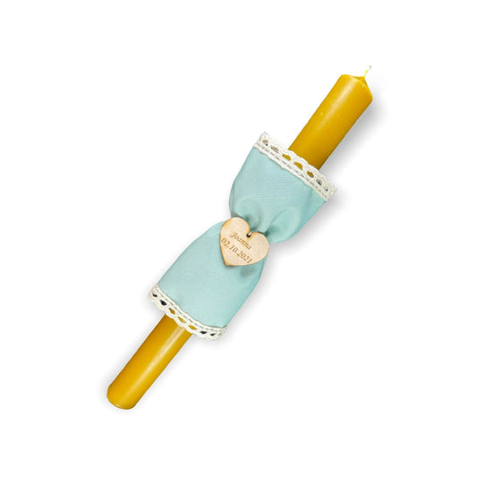 Gromnica na Chrzest z wosku pszczelego – materiał jasno niebieski z koronką