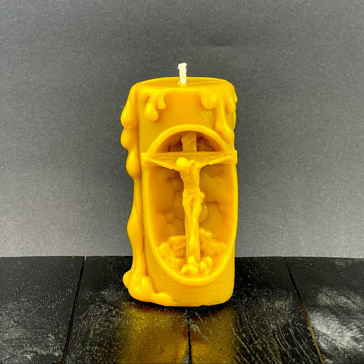 świeca z wosku szczelego motyw jezusa chrystusa