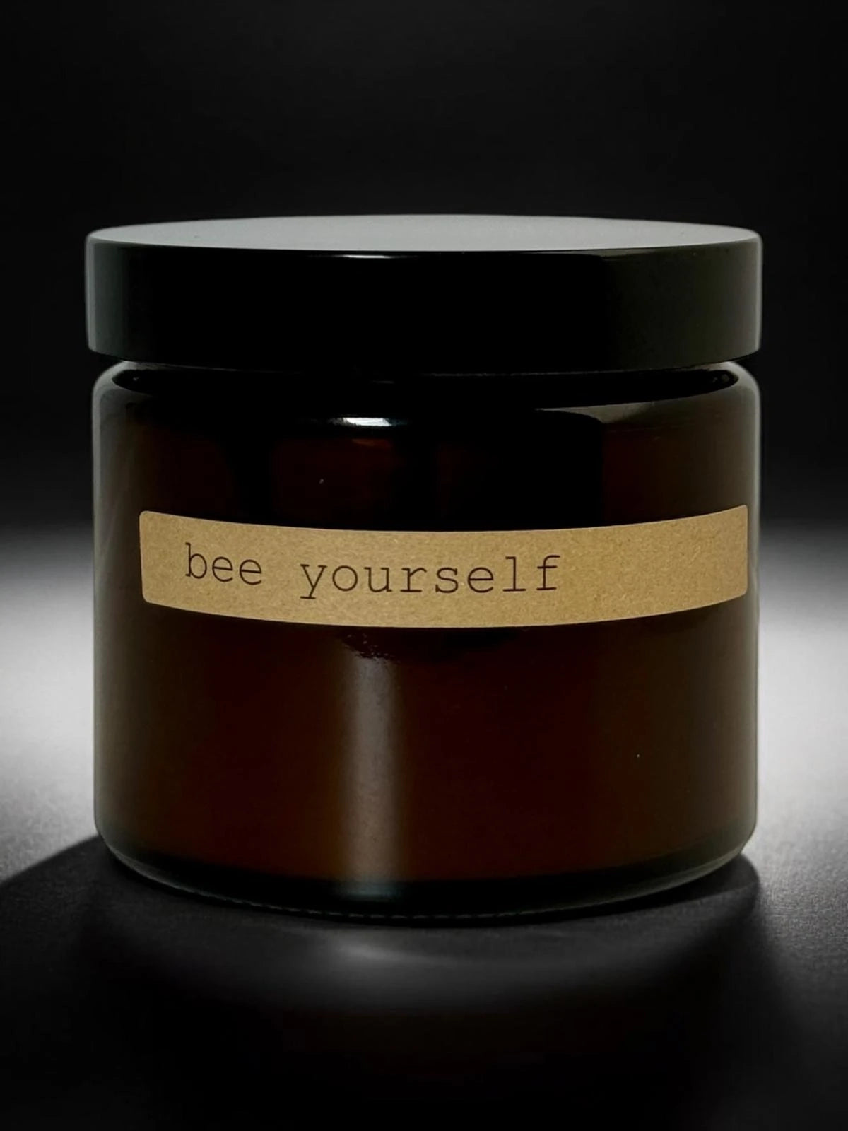 Świeca z knotem drewnianym w szkle Pszczoła