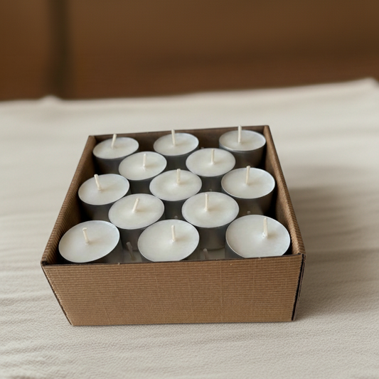 Zestaw dużych tealightów sojowych w brązowym kartonowym pudełku – świece podgrzewacze
