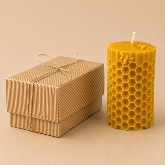 Bienenwachskerzen als Geschenk WABE MIT BIENE