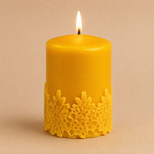 Bienenwachskerzenzylinder mit Spitze