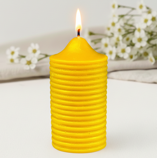 Bougie en cire d'abeille, cylindrique, rayée