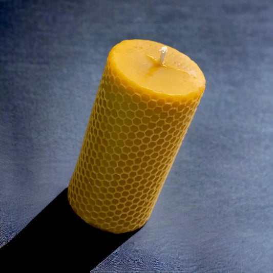 Bougie en cire d'abeille en nid d'abeille