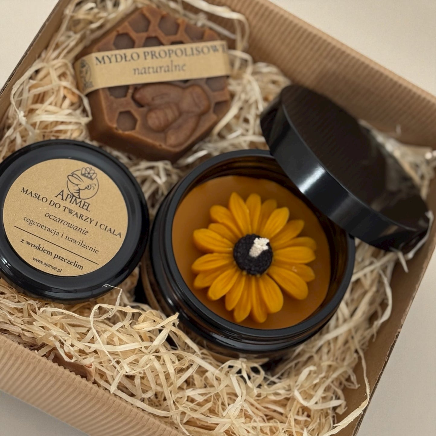 Zestaw prezentowy Bee Yourself  Naturalna harmonia z pasieki.