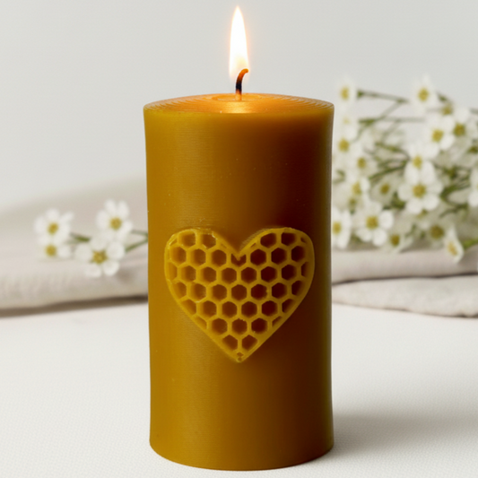 Świeca z wosku pszczelego w kształcie serca dekoracyjna prezent Apimel
