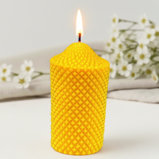 Świeca z wosku pszczelego walec w kratkę dekoracyjna naturalna
