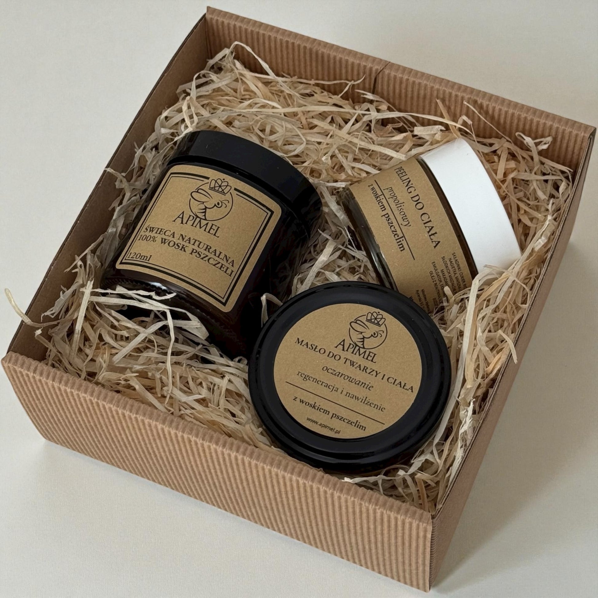 Zestaw kosmetyków naturalnych z woskiem pszczelim Apimel świeca 100% wosk pszczeli peeling do ciała propolisowy masło do twarzy i ciała w pudełku kraft